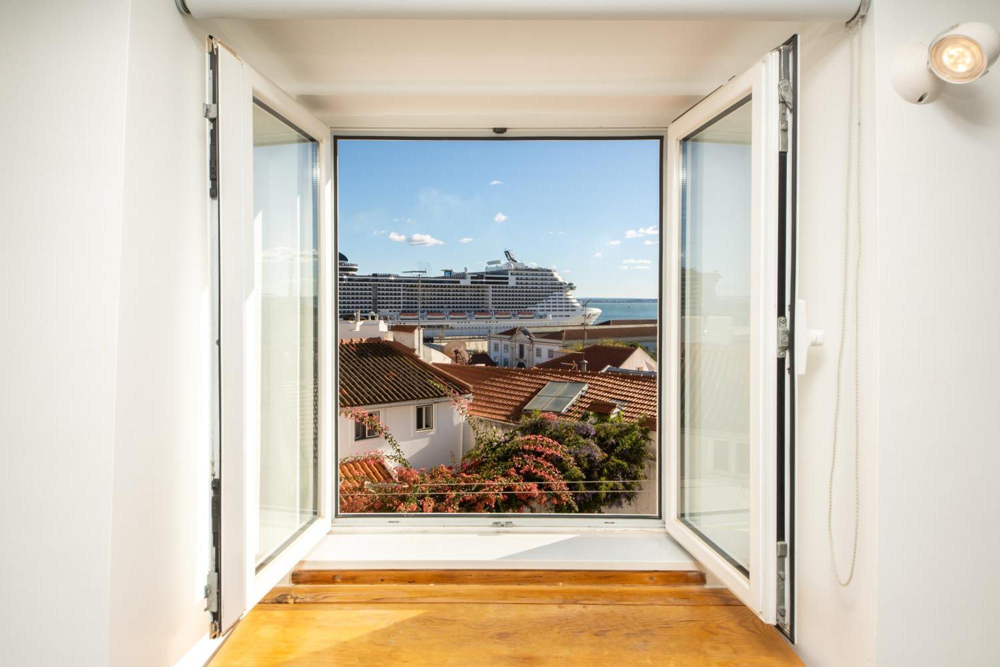 Stunning River View In Historic Alfama Lejlighed